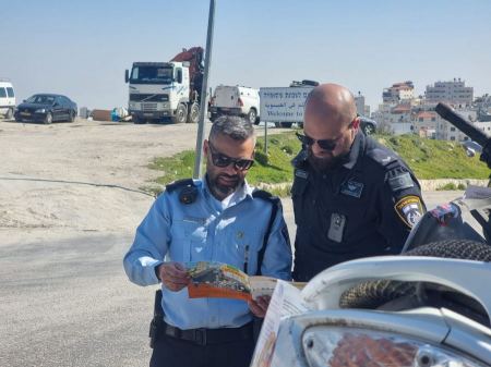 شرطة أورشليم القدس تواصل أنشطتها التوعوية والجماهيرية في حي العيسوية شرقي اورشليم القدس